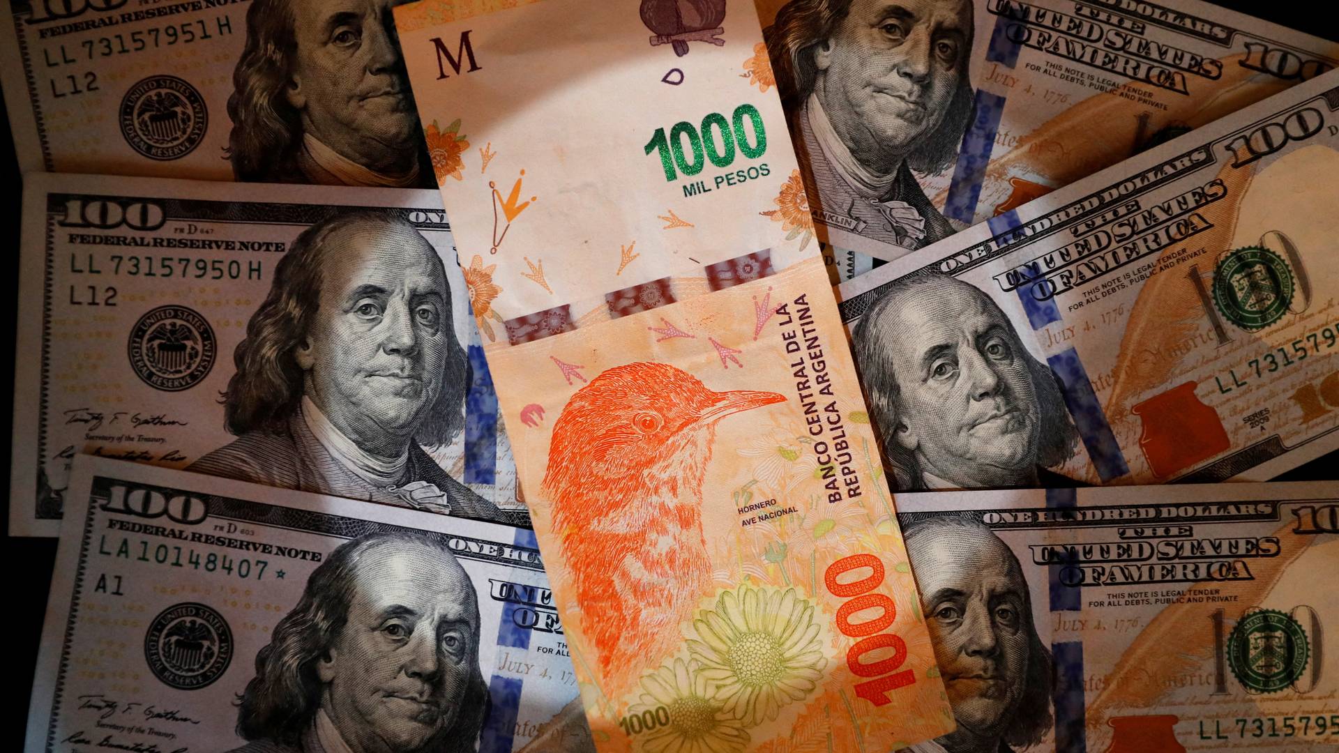 阿根廷12月通胀率高达211.4%　发行面值1万和2万披索纸币